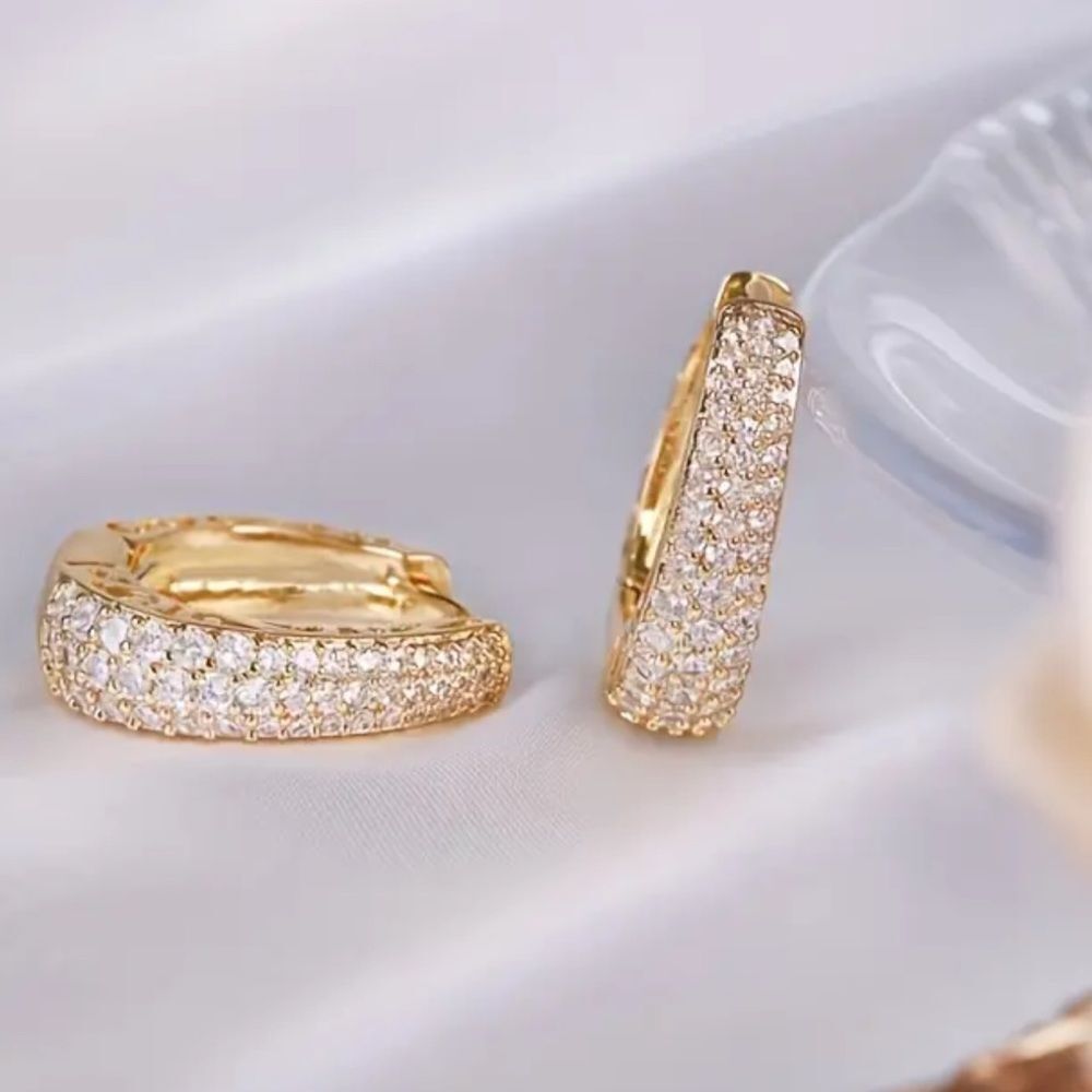 💋10k Gold Diamond Pave small Hoop Earrings
